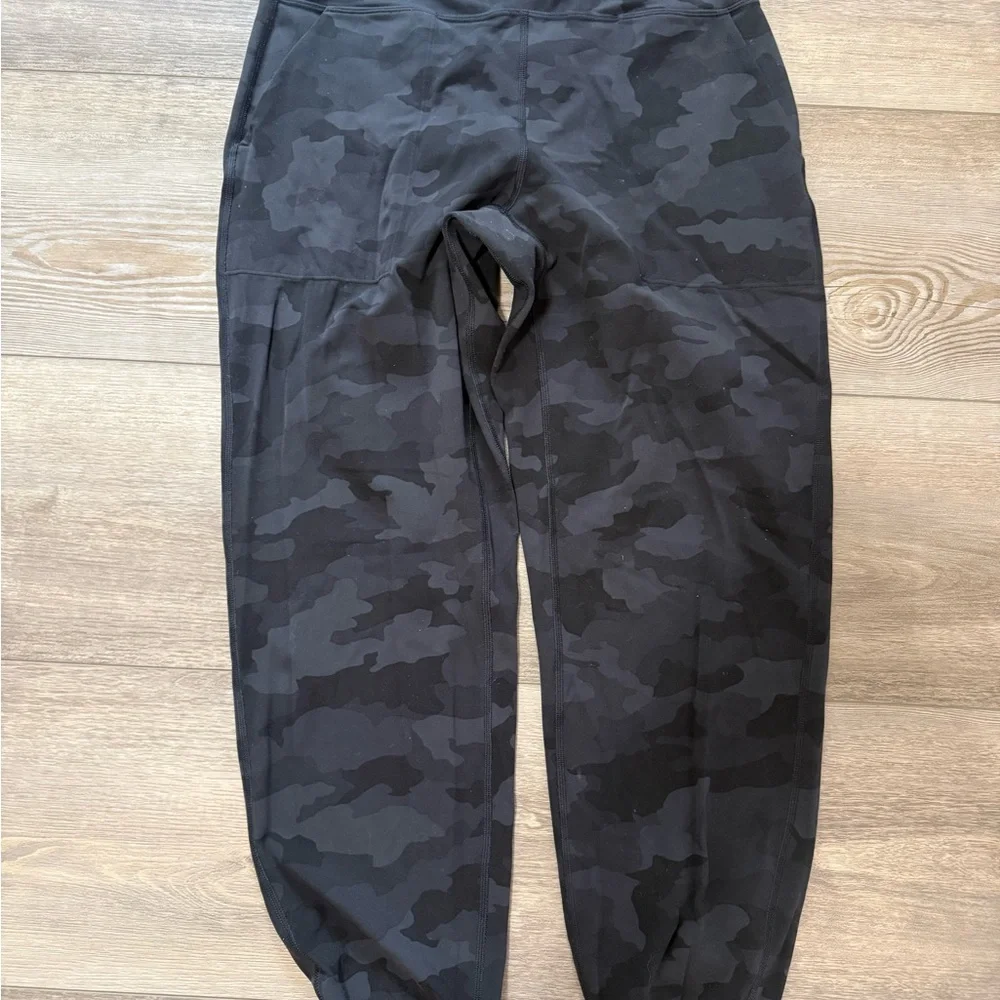 lululemon athletica Black Camo joggers - Picture 1 of 4